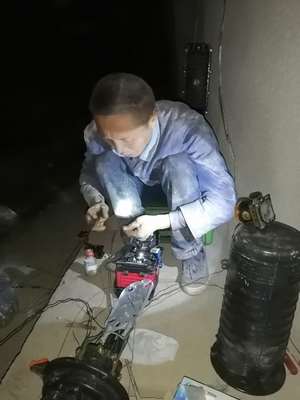 灰頭土臉的樣子，真帥！致敬機械設備租賃行業的奮斗者